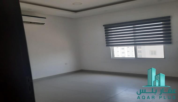 للبيع شقة موقعها ممتاز في الحد