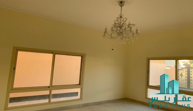 للبيع فيلا بمنطقة عراد 