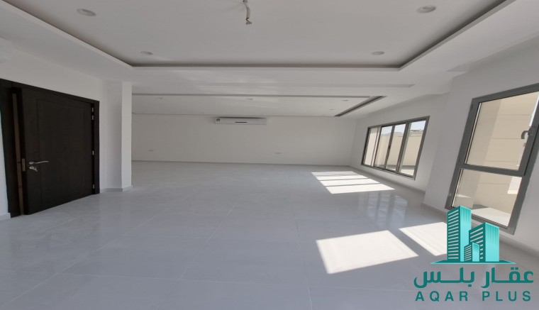 للبيع فيلا جديدة  في جد الحاج 