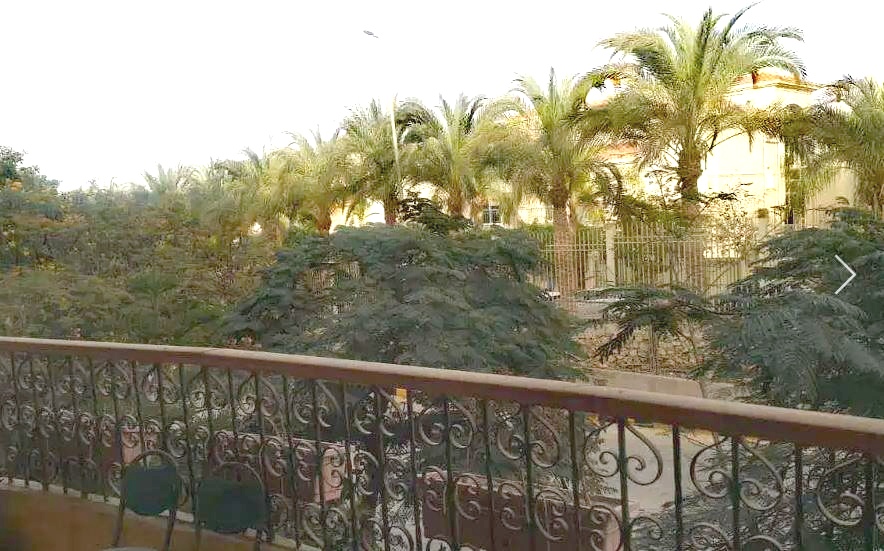 شقة فاخرة للايجار في الشروق - كمبوند الشروق 2000
