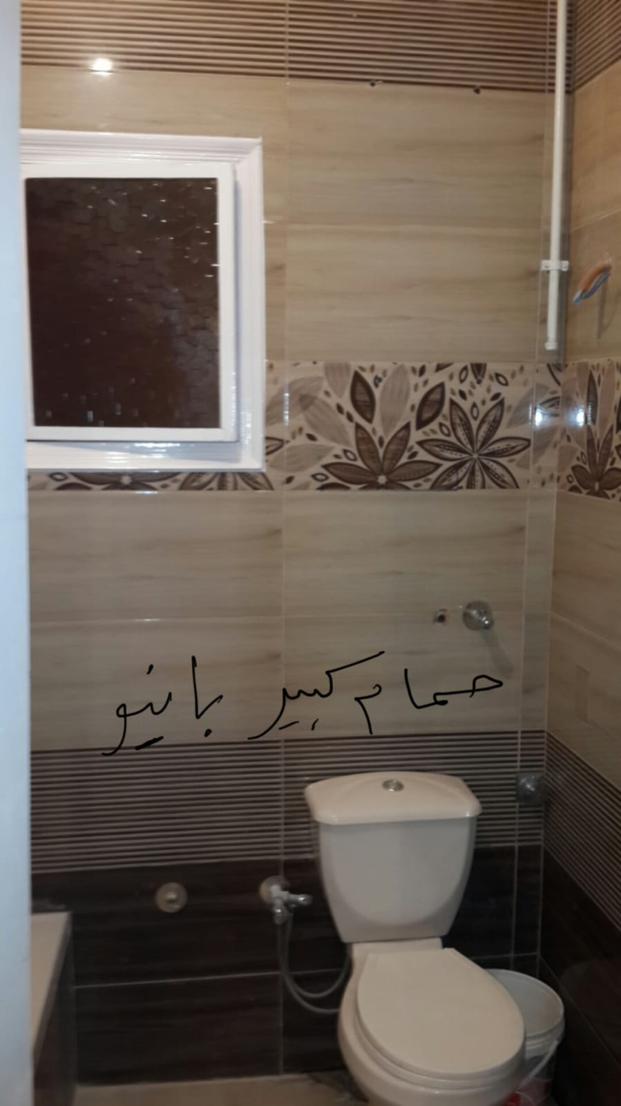 شقة بالعبور الحي الاول محلية ٥د للايجار للجادين فقط