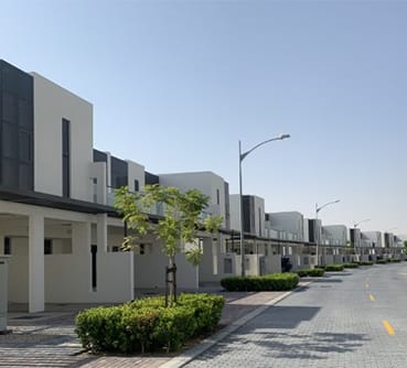فيلل منطقة القدرة على شارع دبي العين