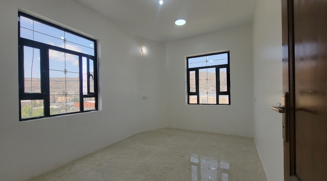 شقة للبيع في صنعاء حده جوار الطيران المدني