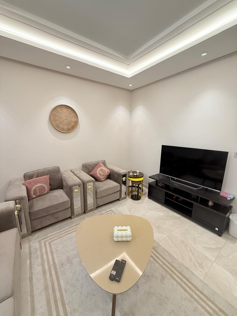 🏡 شقة فاخرة مفروشة بالكامل للإيجار – حي الزهراء، جدة 🌇