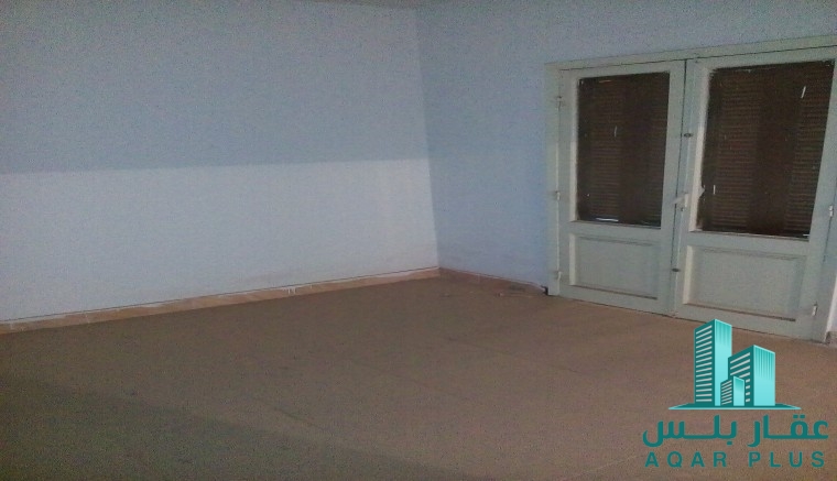 الحي العاشر