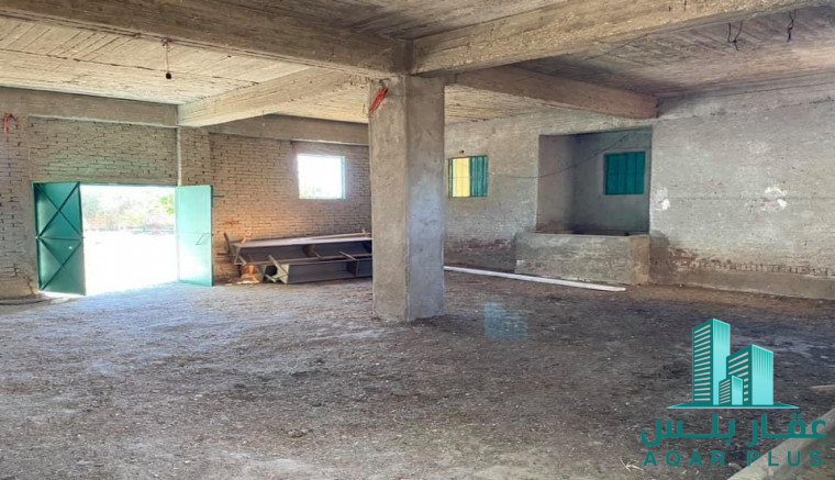 مرزعة للبيع بالطريق الصحراوى 