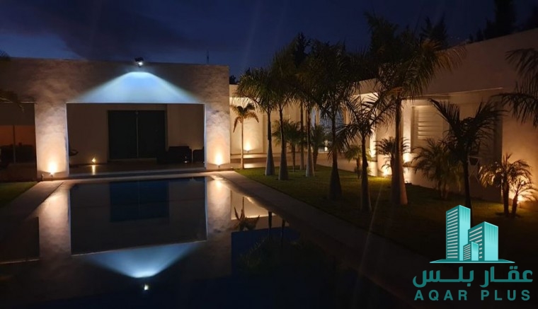 فيلا كبيرة مع حوض سباحة للكراء