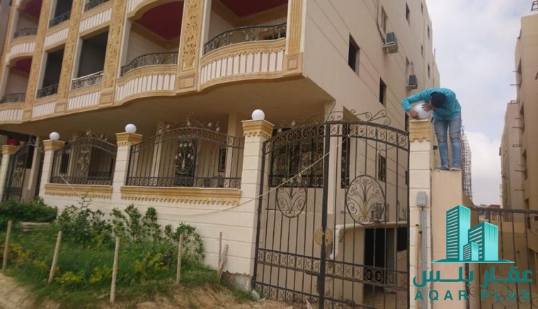 شقة مميزة بمدينة الشروق 235م 