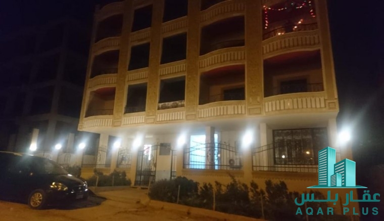 شقة مميزة بمدينة الشروق 235م 