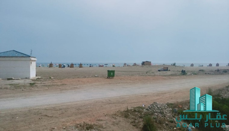 أرض على شاطئ البحر للبيع