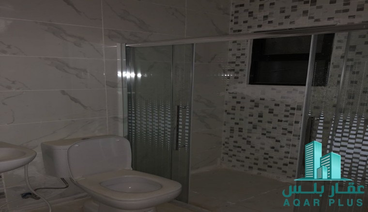 شقة ارضيه جديده لم تسكن للبيع 