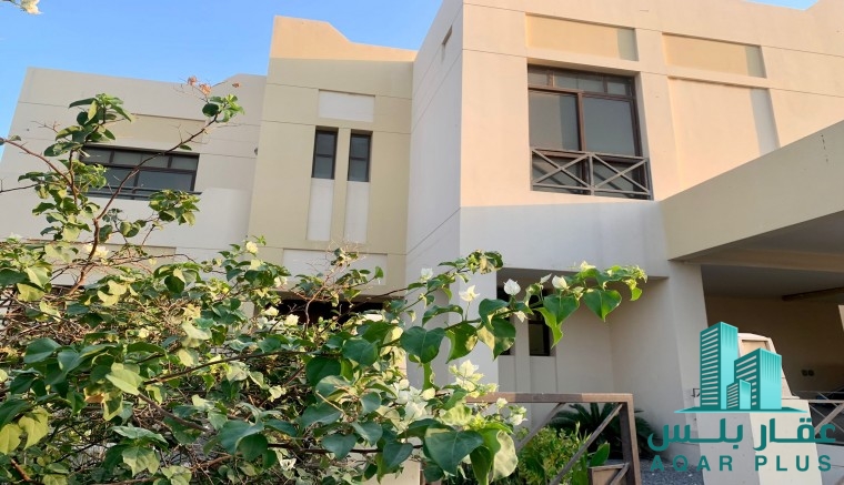 للإيجار فيلا راقية في رفاع فيو