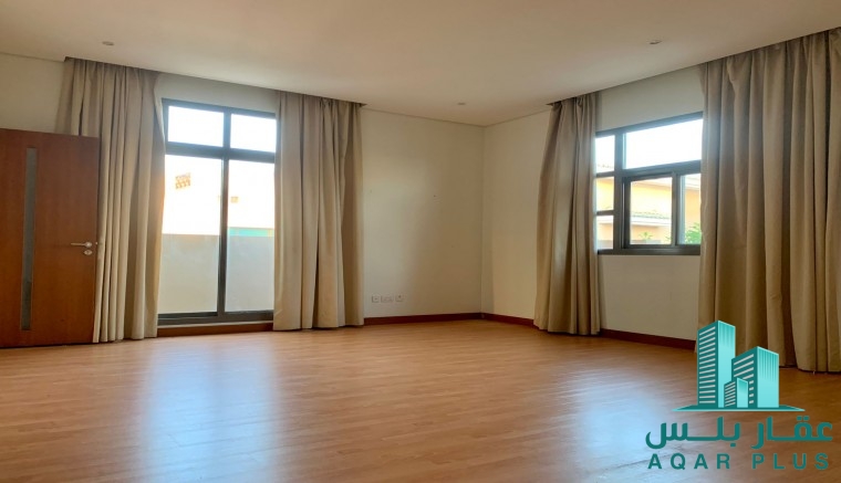 للإيجار فيلا راقية في رفاع فيو