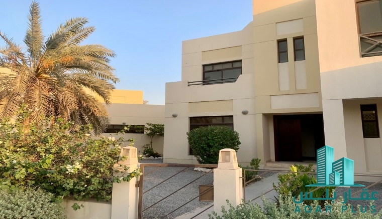 للإيجار فيلا راقية في رفاع فيو