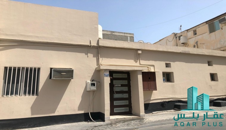 منزل في الرفاع الشرقي للبيع