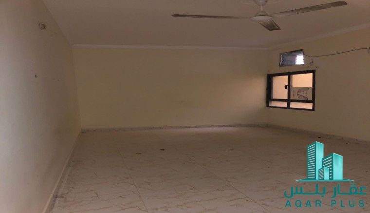 للإيجار شقة في الرفاع الشرقي 