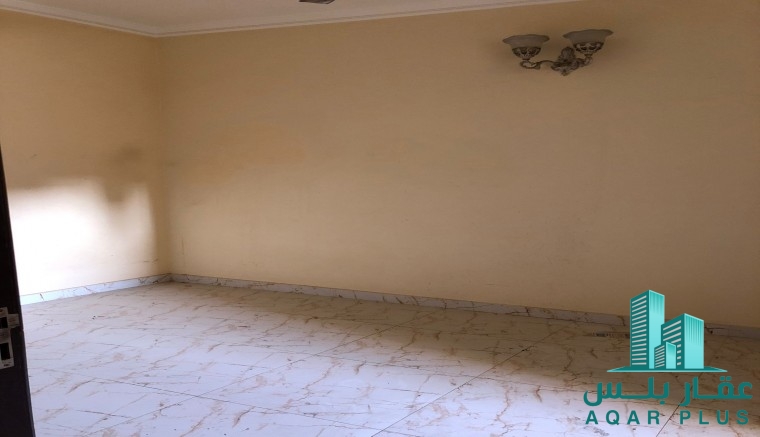 للإيجار شقة في الرفاع الشرقي 