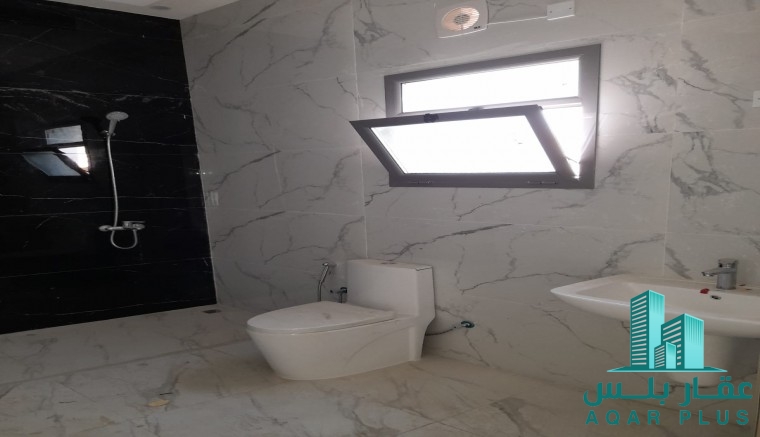 للبيع فيلا راقية في اللوزي 