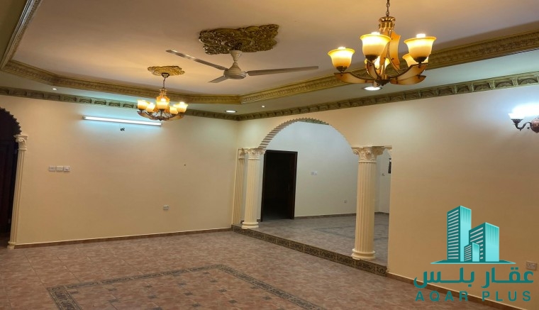 للإيجار شقة واسعة في الرفاع