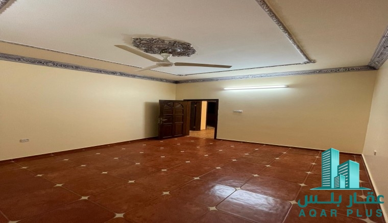 للإيجار شقة واسعة في الرفاع