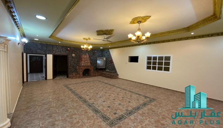 للإيجار شقة واسعة في الرفاع