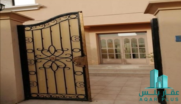 للبيع فيلا راقية في سار 