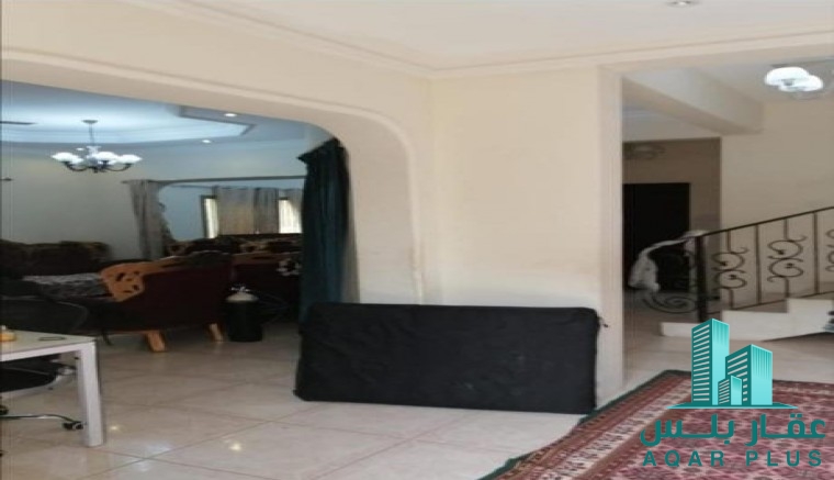 للبيع فيلا راقية في سار 